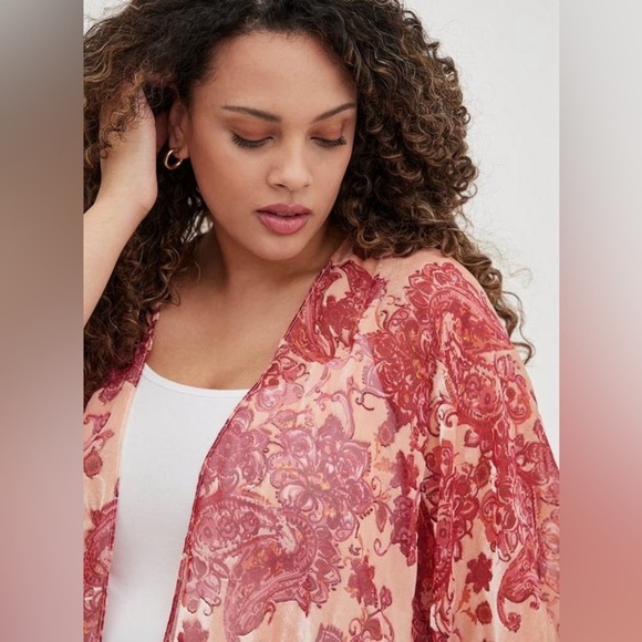 Torrid Velvet Paisley Burnout Ruana Kimono Open Front
Cardigan One Size - Picture 2 of 11